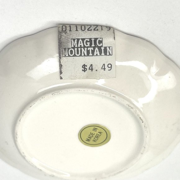 Magic Mountain Six Flags Vintage 3" Mini Souvenir Dish Bear Mascot Camera SoCal - Picture 3 of 4